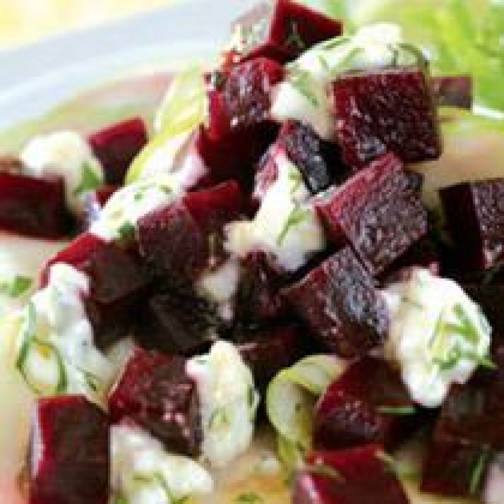 ΠΑΝΤΖΑΡΟΣΑΛΑΤΑ ΜΕ ΓΙΑΟΥΡΤΙ