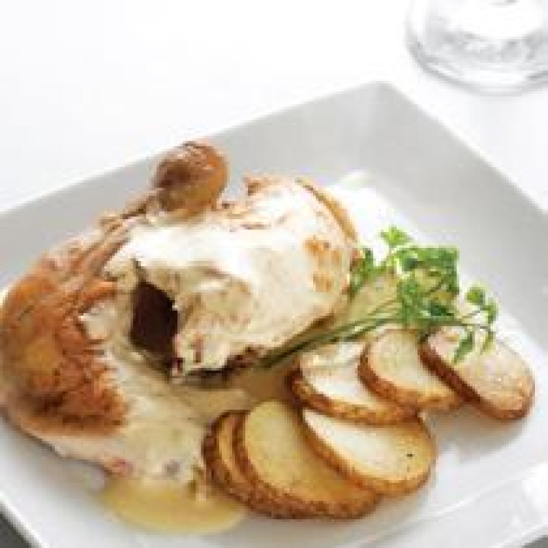 KΟΤΟΠΟΥΛΟ ΜΕ ΣΑΛΤΣΑ ΜΟΥΣΤΑΡΔΑΣ