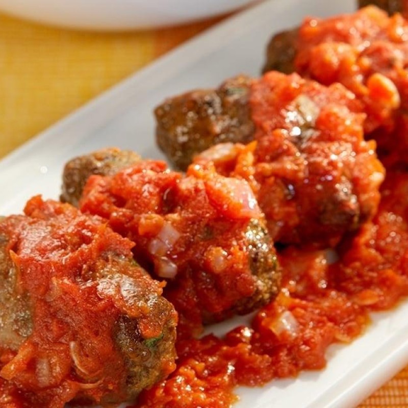 ΣΟΥΤΖΟΥΚΑΚΙΑ ΣΜΥΡΝΕΙΚΑ ΣΕ ΣΑΛΤΣΑ ΝΤΟΜΑΤΑΣ