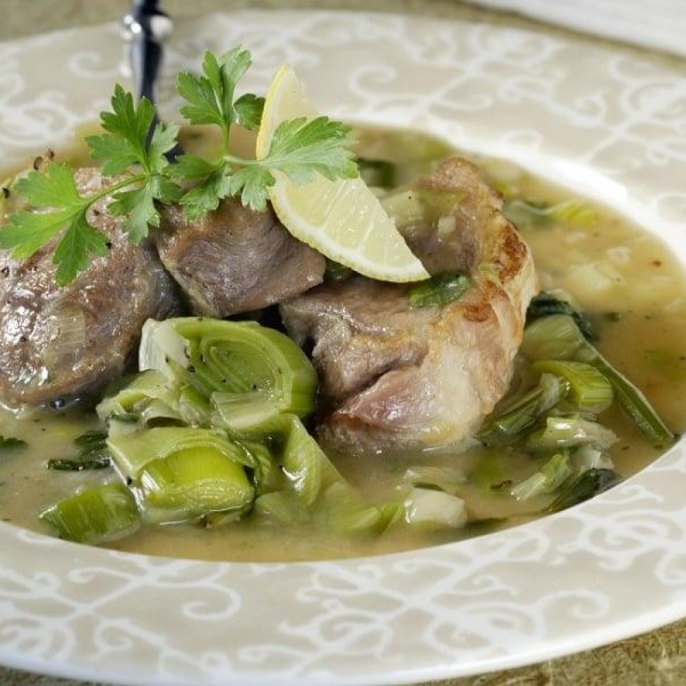 ΧΟΙΡΙΝΟ ΜΕ ΠΡΑΣΑ ΑΥΓΟΛΕΜΟΝΟ