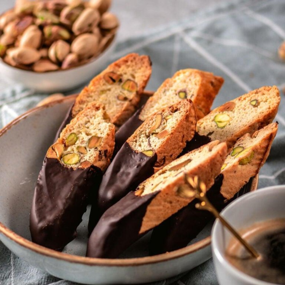 BISCOTTI ΜΕ ΦΥΣΤΙΚΙΑ ΑΙΓΙΝΗΣ ΚΑΙ ΕΠΙΚΑΛΥΨΗ ΣΟΚΟΛΑΤΑΣ