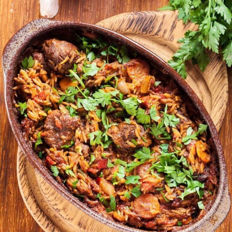 ΑΡΝΙ ΓΙΟΥΒΕΤΣΙ ΜΕ ΚΡΙΘΑΡΑΚΙ ΣΤΟΝ ΦΟΥΡΝΟ