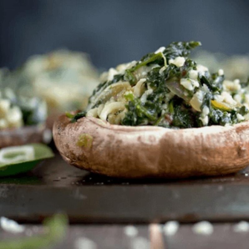 ΜΑΝΙΤΑΡΙΑ ΓΕΜΙΣΤΑ ΜΕ ΣΠΑΝΑΚΟΡΥΖΟ