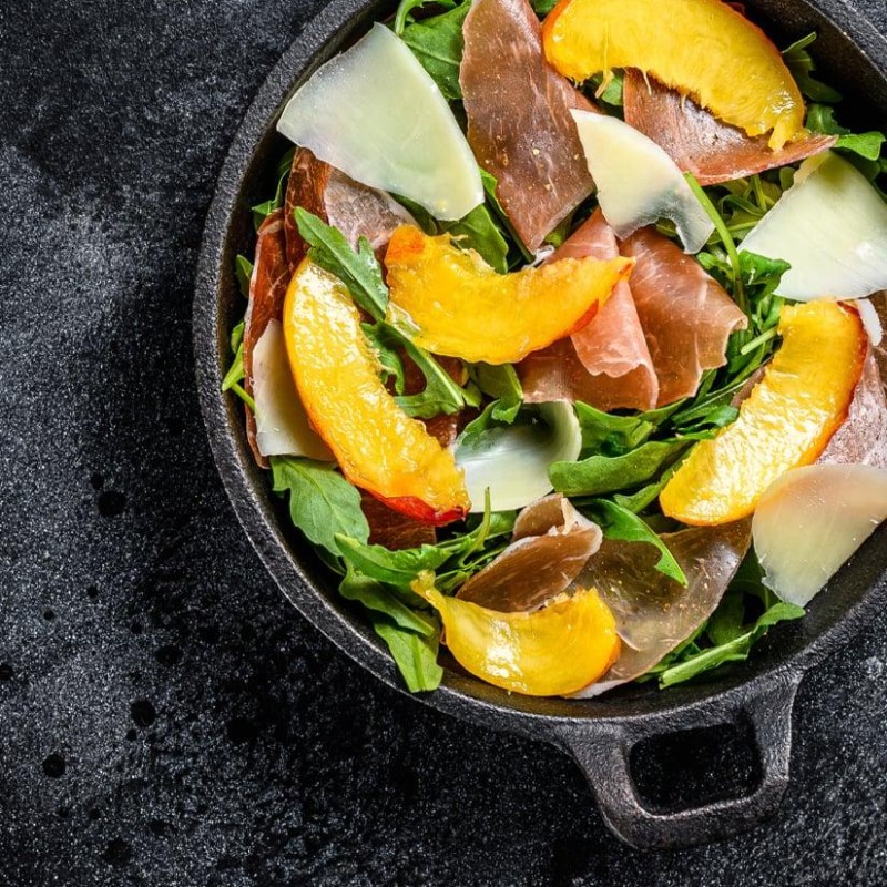 ΣΑΛΑΤΑ ΜΕ ΠΡΟΣΟΥΤΟ, ΡΟΚΑ, ΡΟΔΑΚΙΝΟ & ΠΑΡΜΕΖΑΝΑ